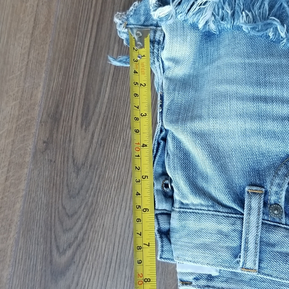 2/$25 Talula Low Rise shredded hem shorts size 27 - Picture 12 of 13